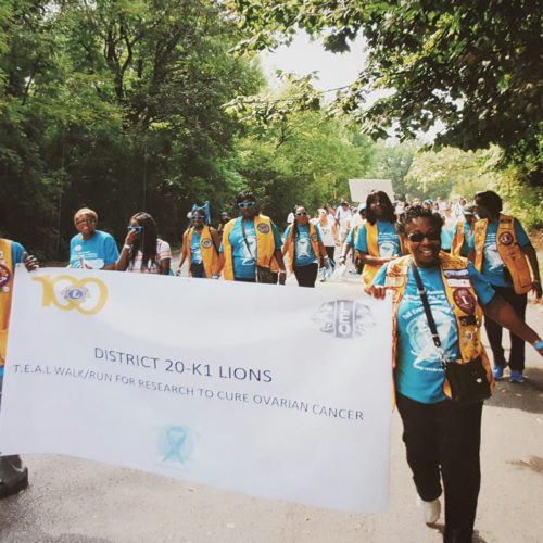 lions3_2017_bkwalk